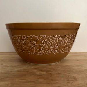 Pyrex Woodland Tan with White Floral 402 Mixing Bowl Vintage